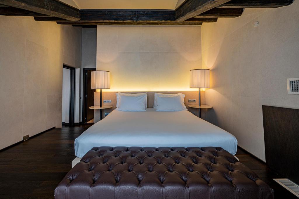 Riva, Suite, Canal View
