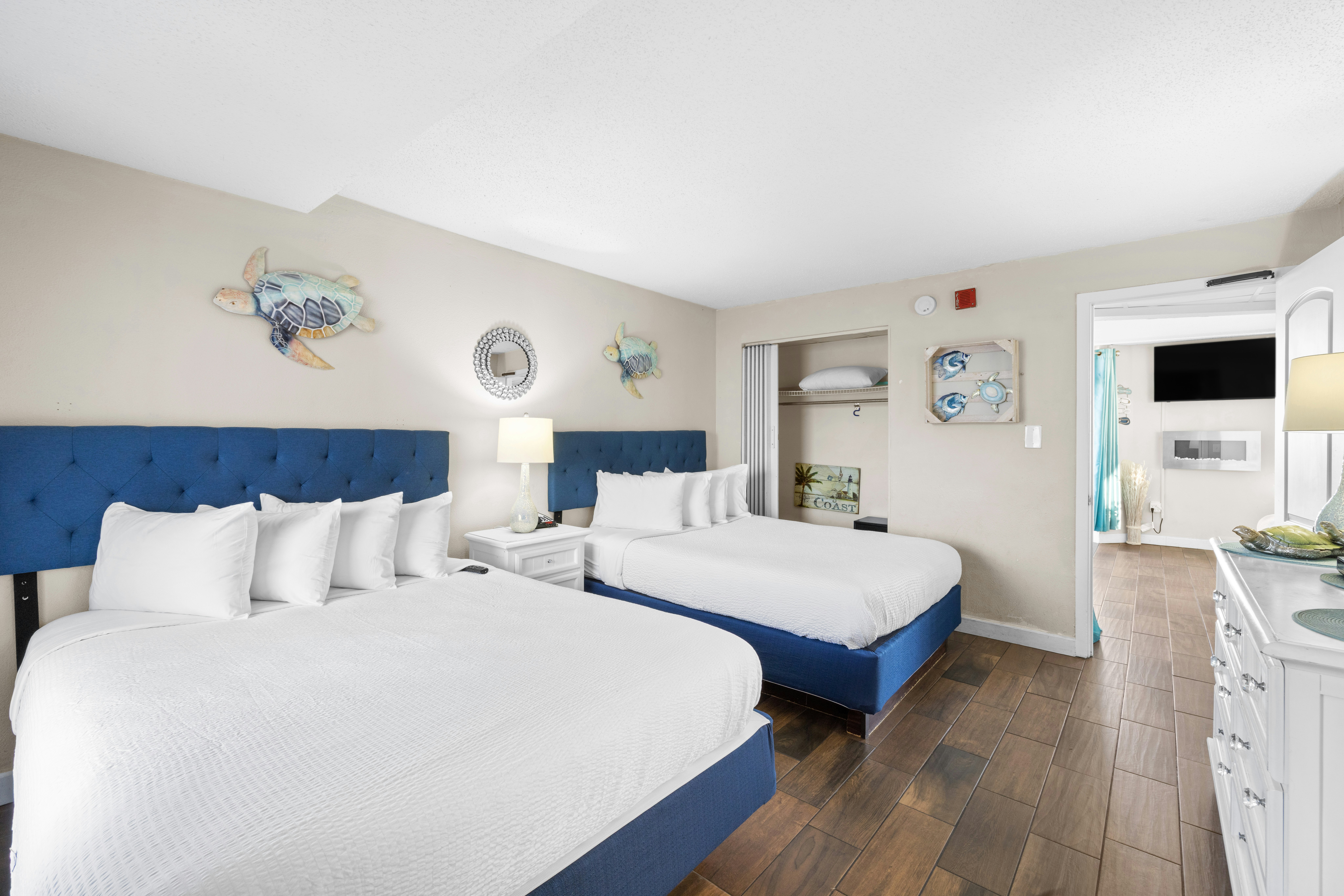 Monterey Bay Suites 12/81