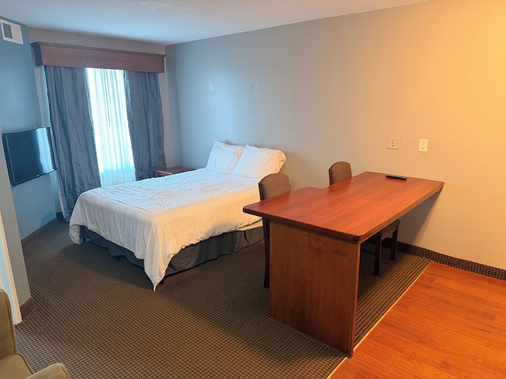 River Hills Hotel 17/66