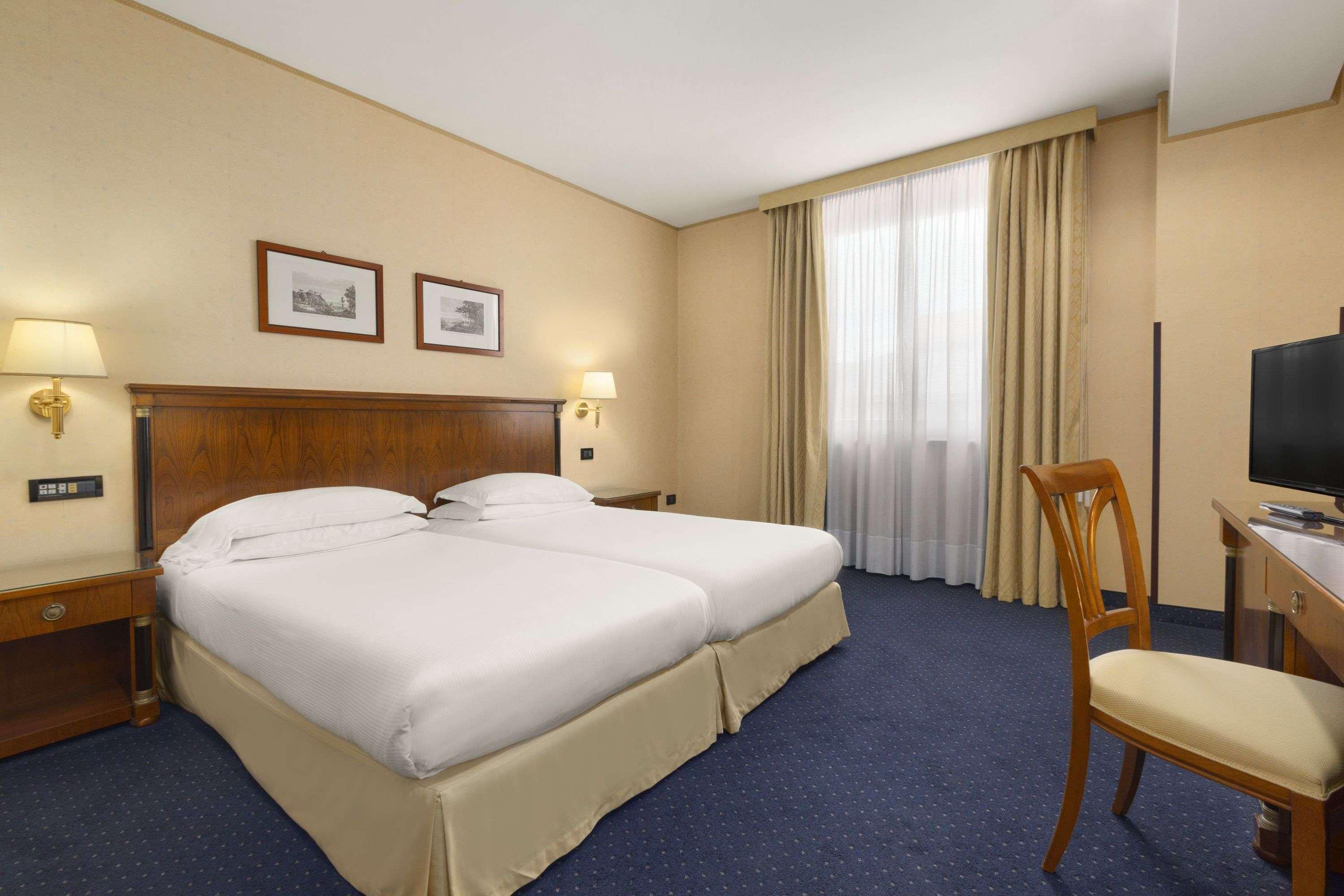 Business, Double Bed