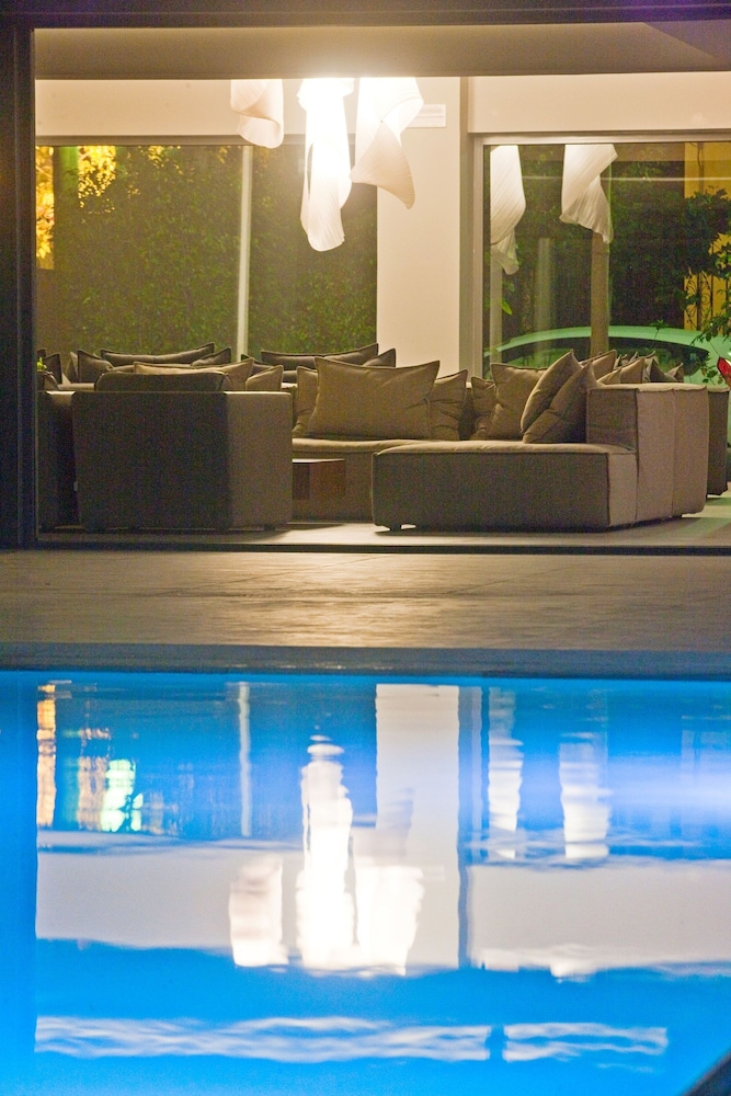 Oktober Downtown Boutique Hotel 9/50
