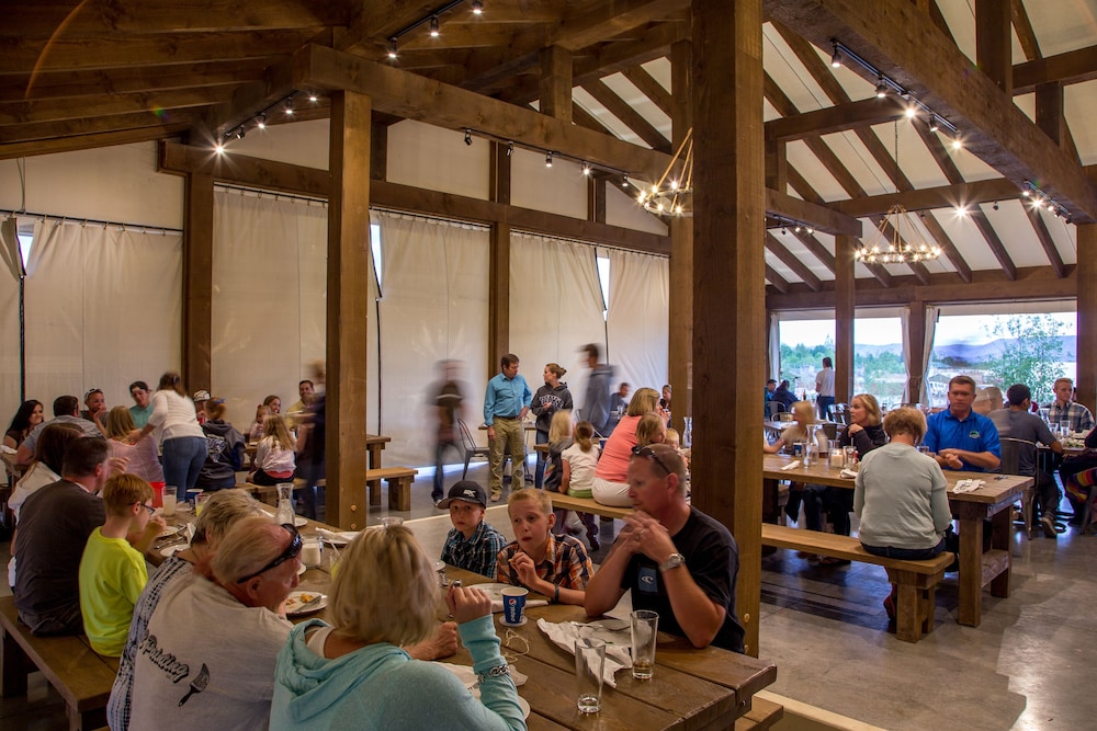 Conestoga Ranch Glamping Resort 86/100