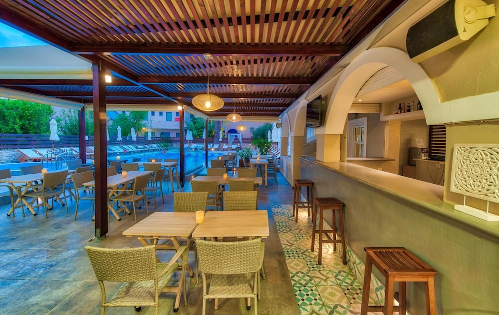 Natalie Hotel 30/41