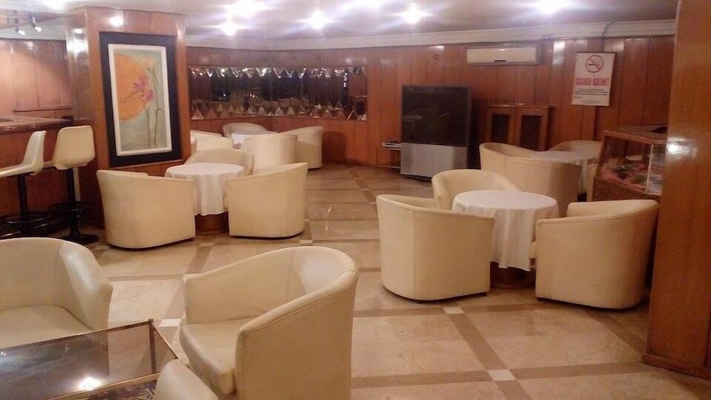Spor Hotel 27/41