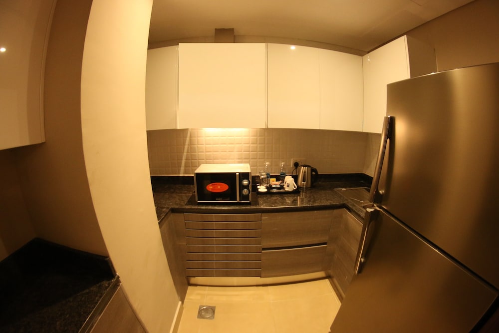 The Jewel Hotel 34/48