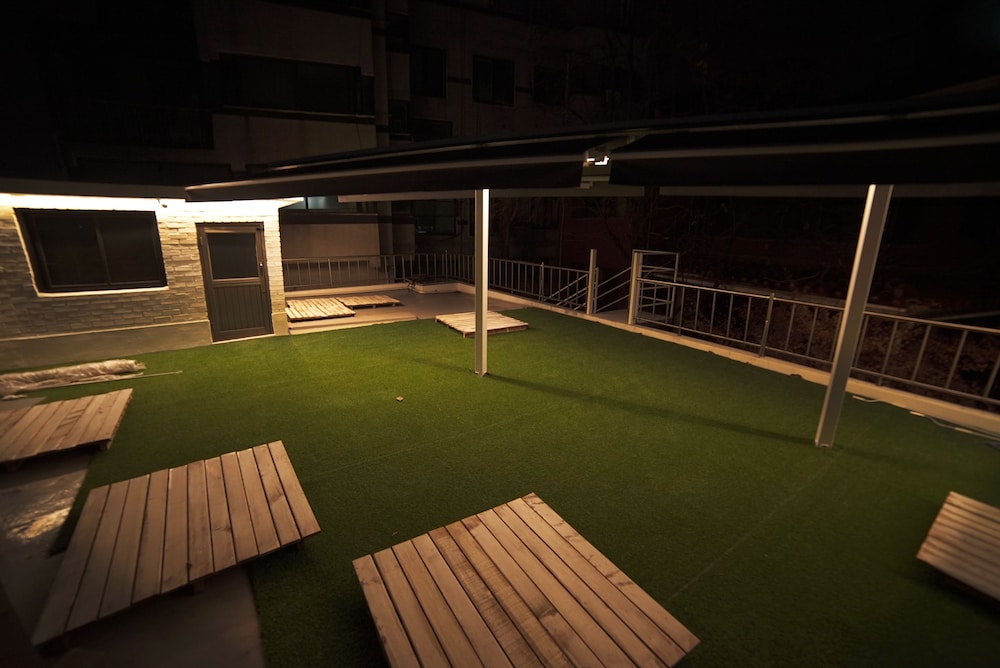That House - Hostel 26/57