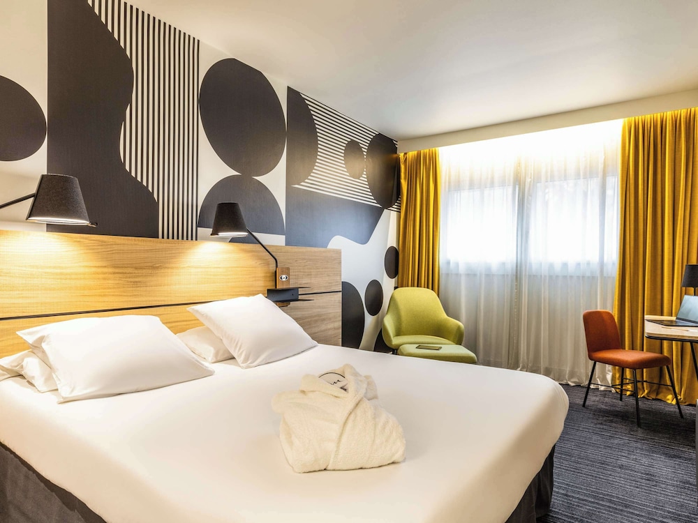 PRIVILEGE, DOUBLE BED