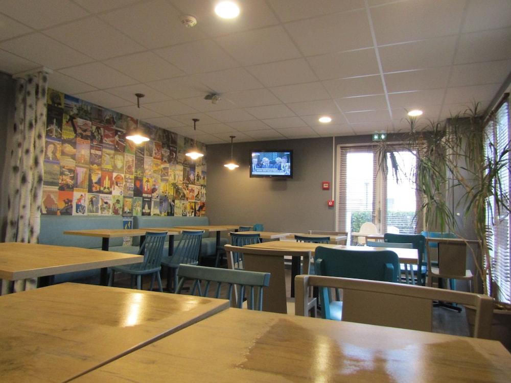 Hotelf1 Lyon Bourgoin Jallieu 39/50