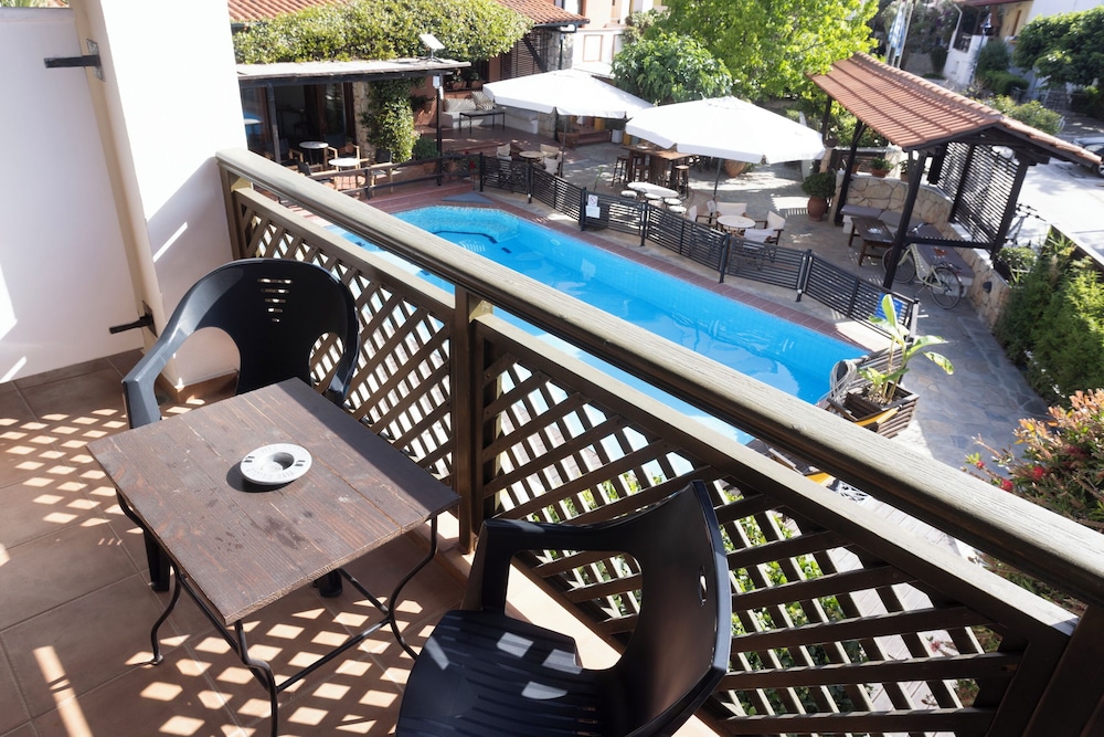 Ammon Garden Hotel 写真1