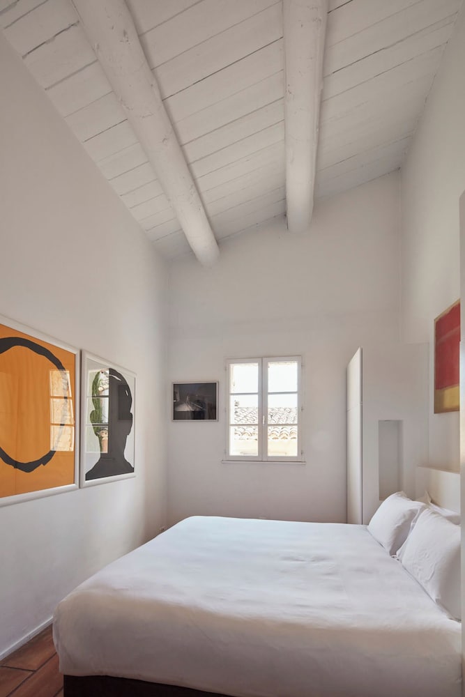 House, 2 King Beds