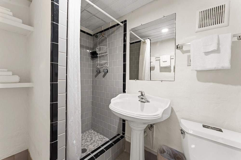 1 Bedroom, Suite, 2 Queen Beds, Sea View, Sofa, Kitchen