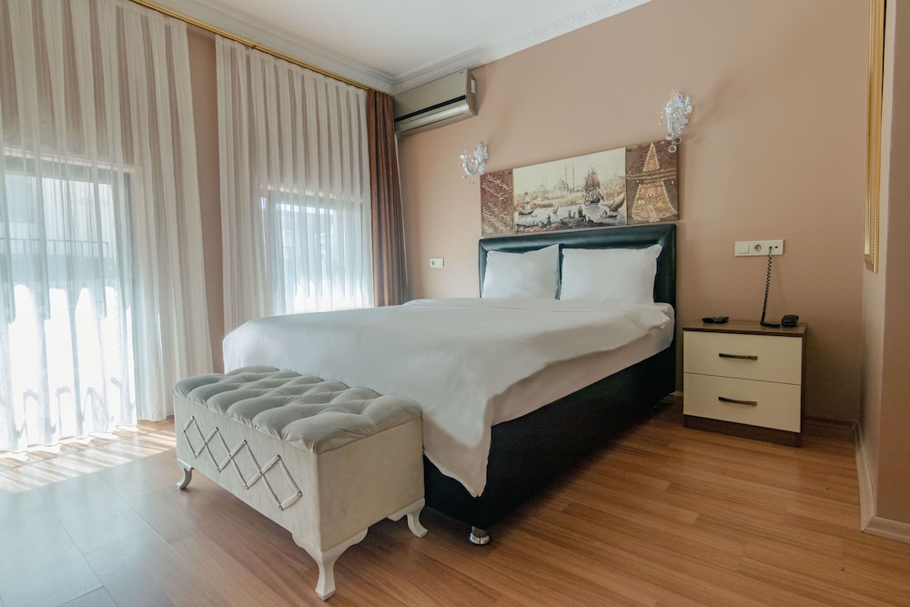 Zendy Suite Hotel 46/88