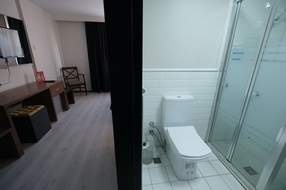 Üstün Otel Alsancak 45/48