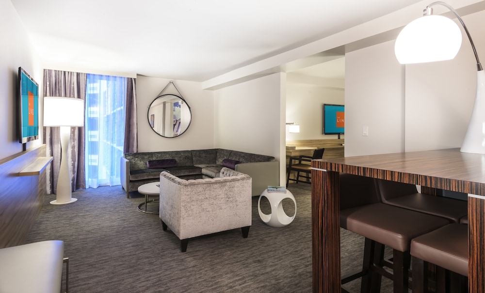 The LINQ Hotel & Casino - A Caesars Rewards Destination 31/54