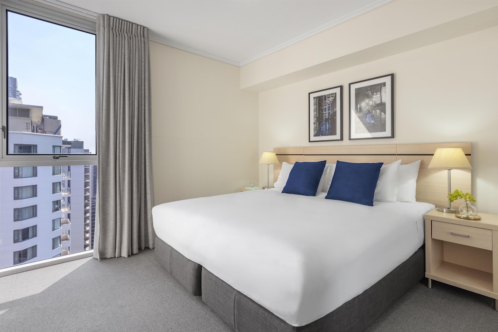 Oaks Brisbane Festival Suites 15/49