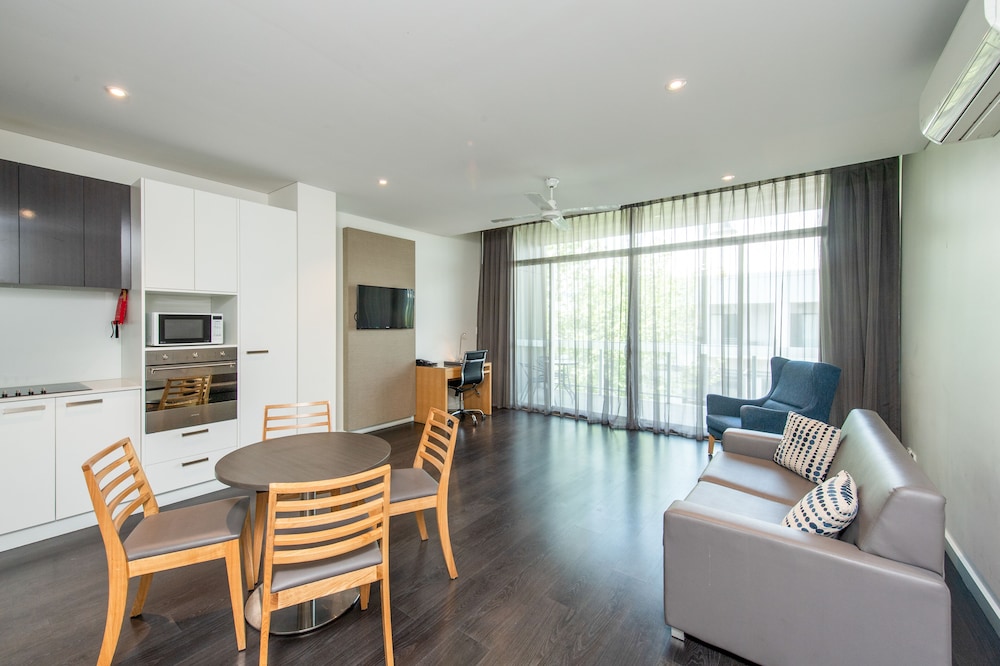 MAWSON LAKES HOTEL 34/64