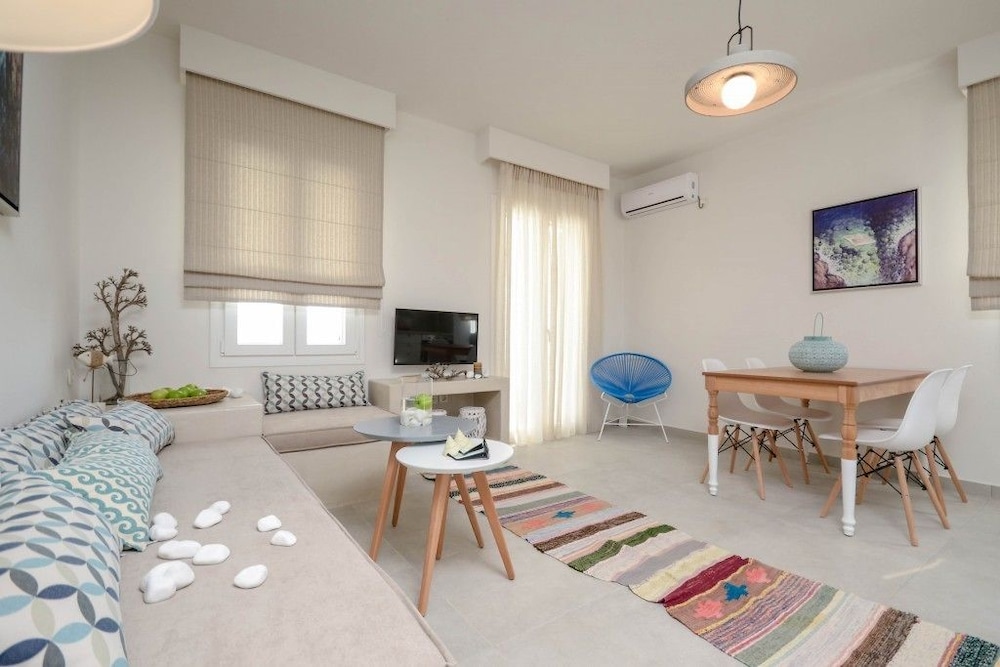 Plaka Collection Villas 19/25