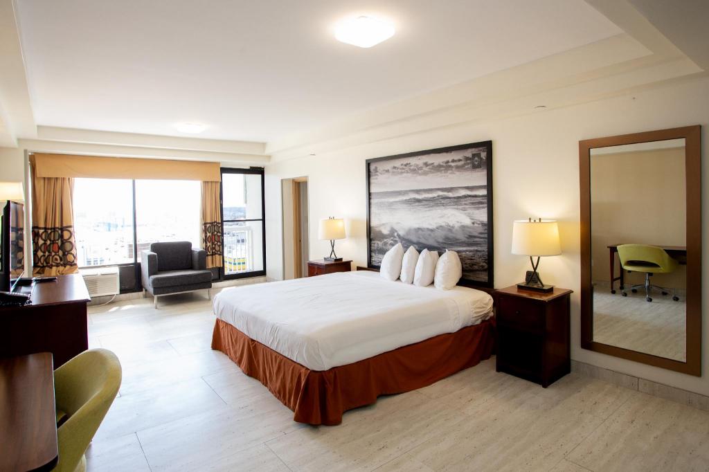 Deluxe, King Bed, Ocean Front, Aqua Vista Resort Hotel 2/6