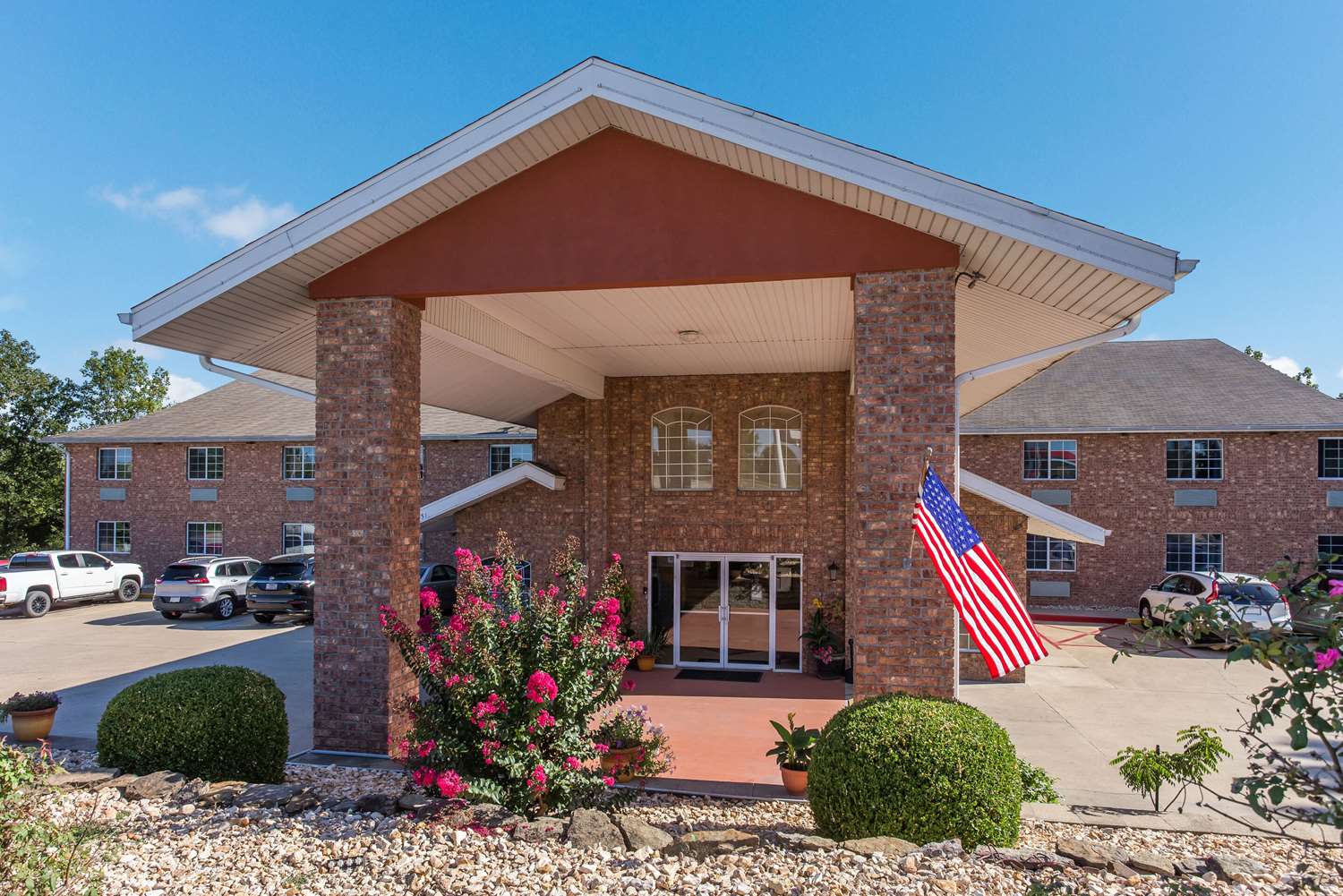 Rodeway Inn Branson, Brick House 2/35
