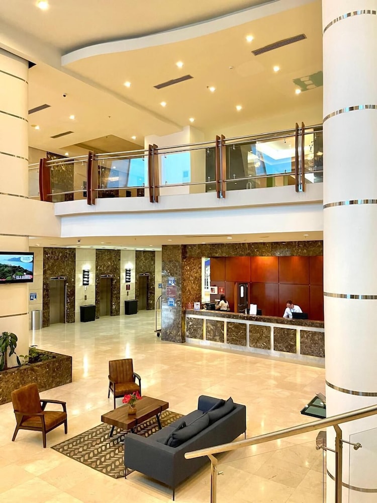 Sand Diamond Hotel (ex Four Points by Sheraton Colon) 4/31