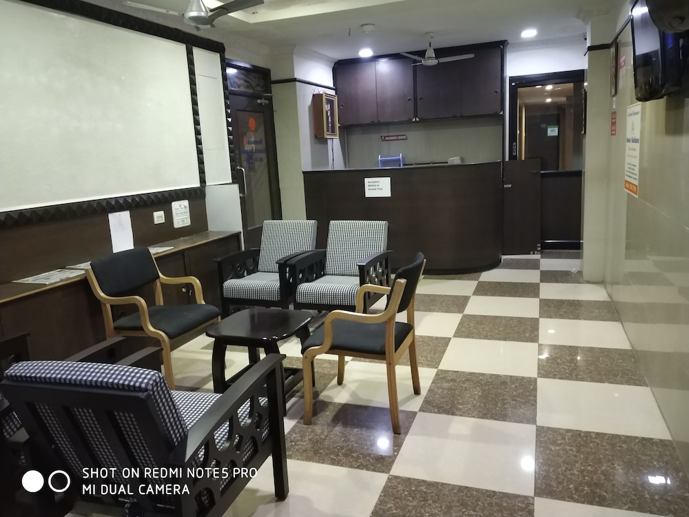 Season 4 Guest House 26/32