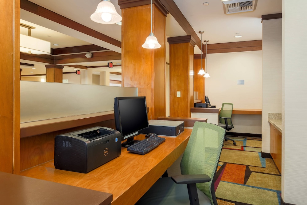 Fairfield Inn and Suites by Marriott Las Vegas South 49/57