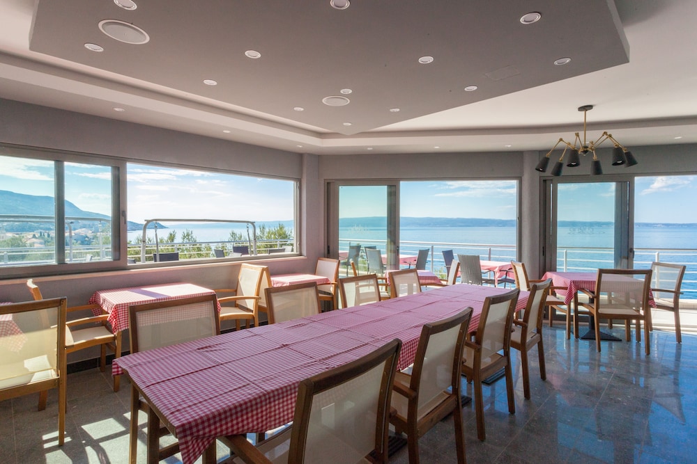 Ark Beach Hotel 27/50