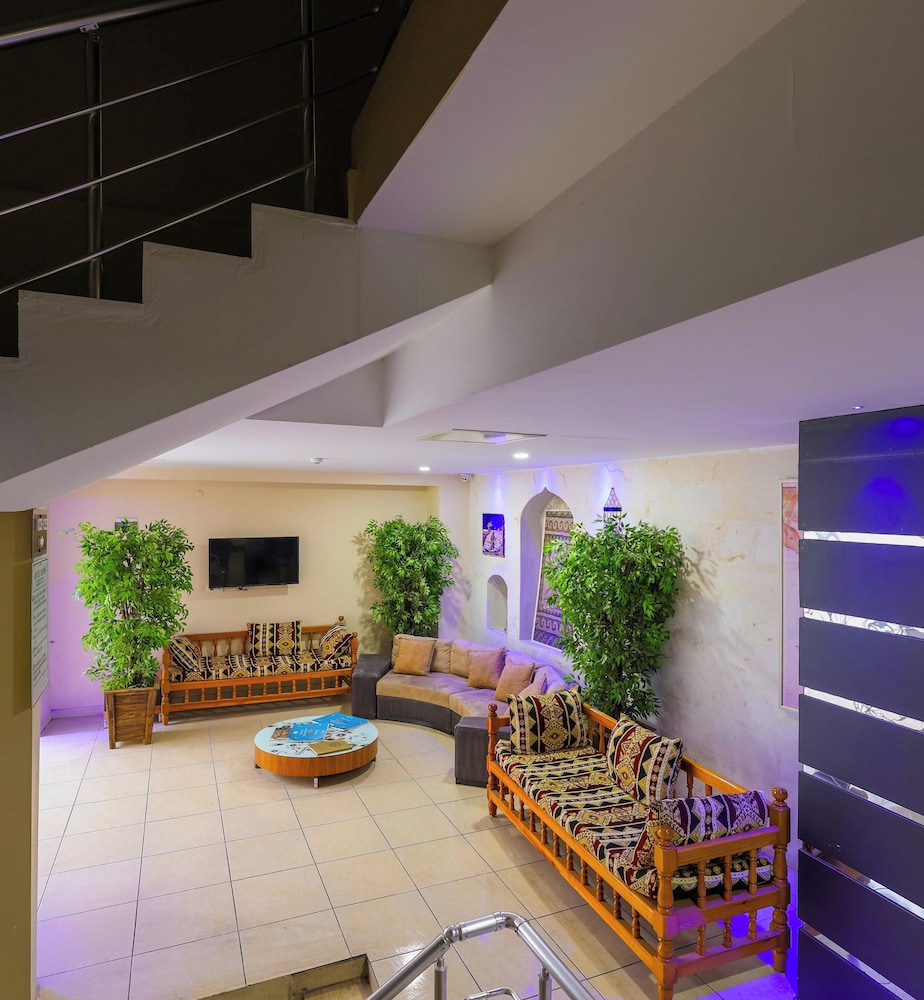 Rabis Hotel 4/45