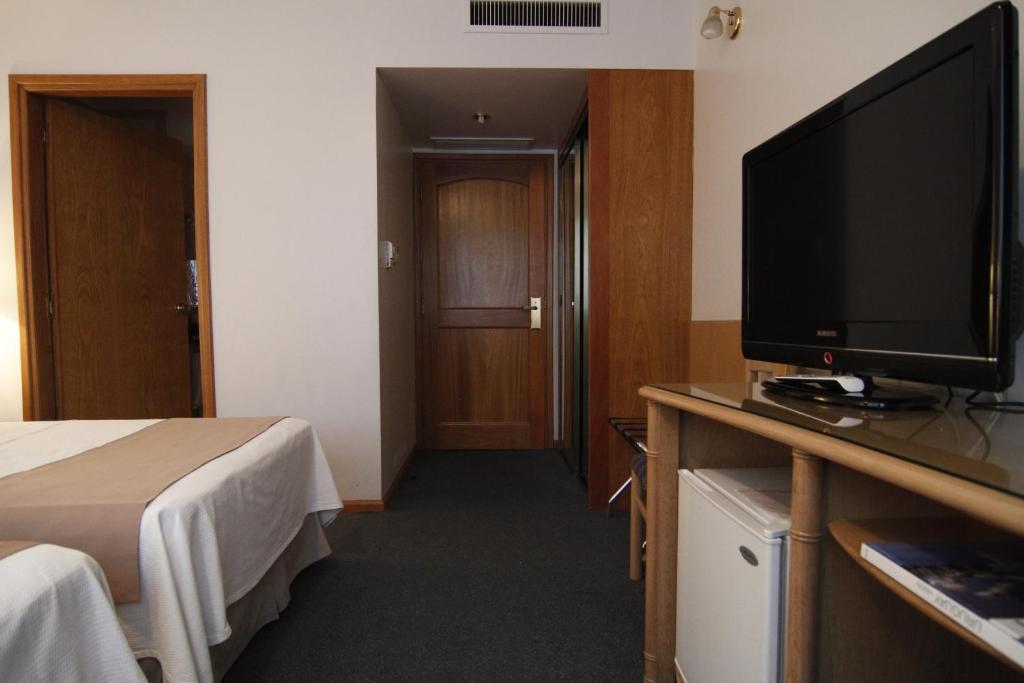 Crystal Palace Hotel 23/49