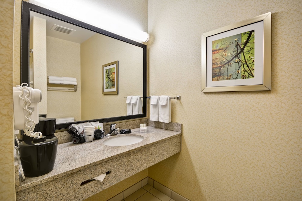 Fairfield Inn Suites Birmingham Fultondale I 65 11/22
