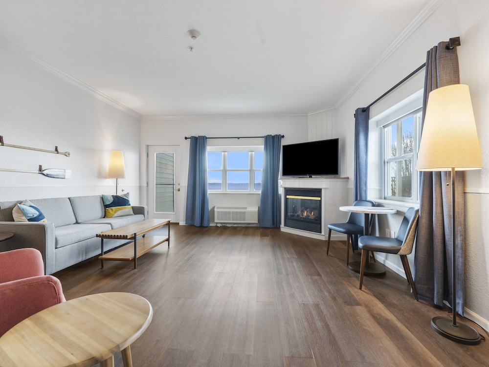 Cherry Tree Inn & Suites 13/51