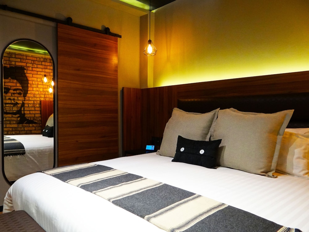 Cadillac Hotel Boutique 19/50