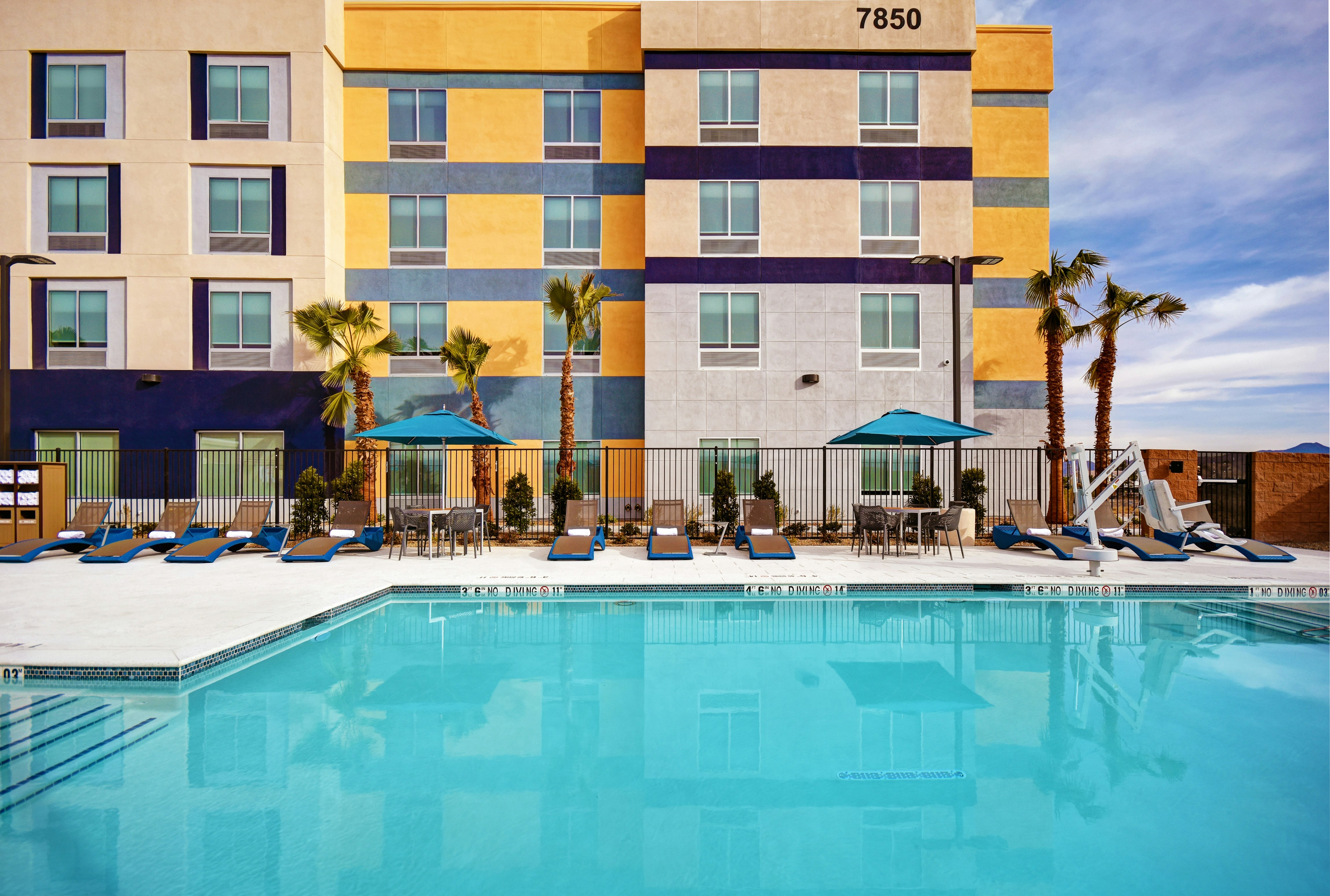 Hampton Inn Las Vegas Strip South 60/60