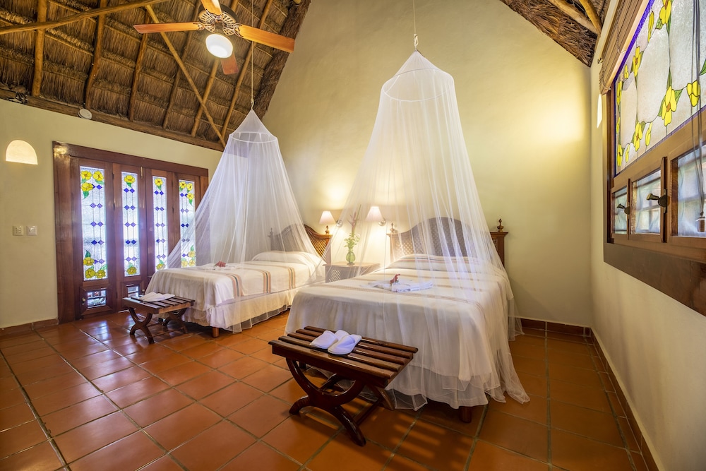 The Lodge At Uxmal 11/50