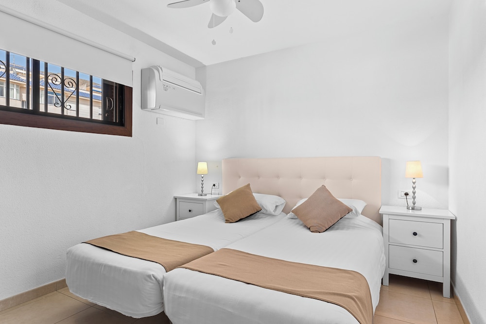 PALOMA BEACH APARTMENTS 15/57