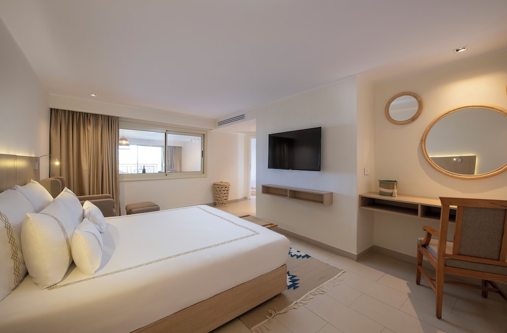 West Bay, Elite, Suite, King Bed, Adult Only