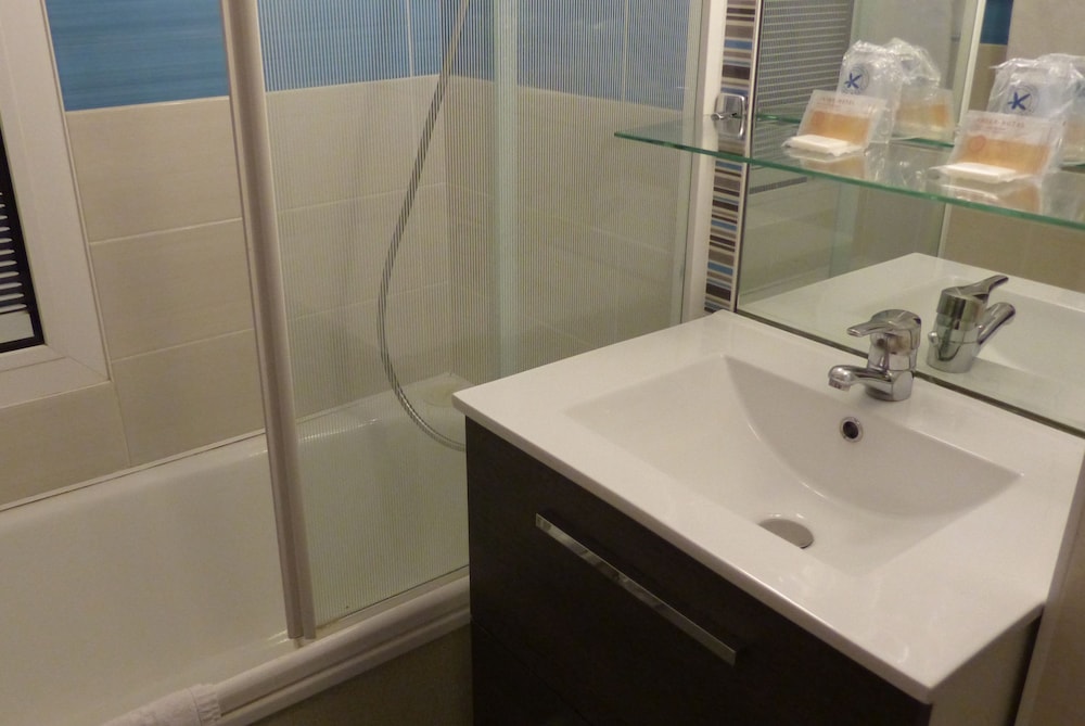 Hotel the Originals Dijon Ouest Castel Burgond 25/30