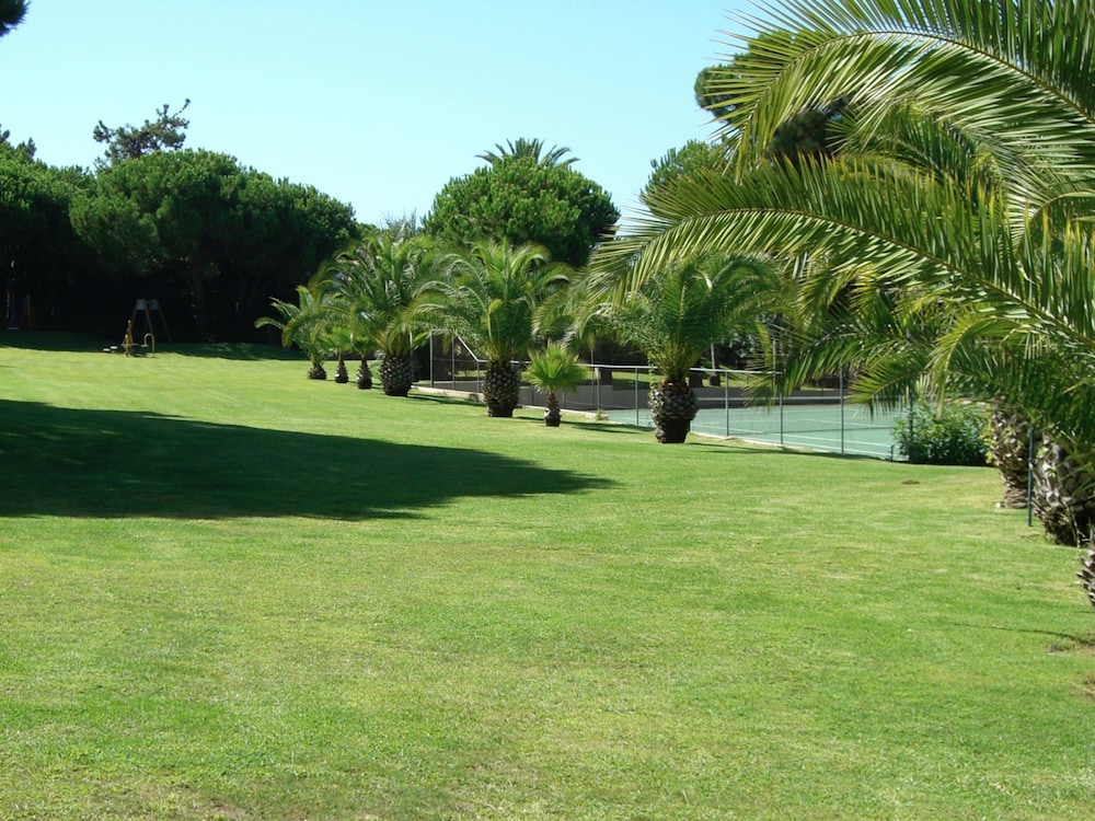 Ria Park Garden Hotel 57/67