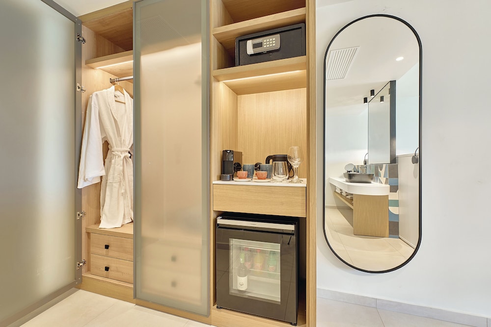 JUNIOR SUITE PURE LUXE SIDE SEA VIEW