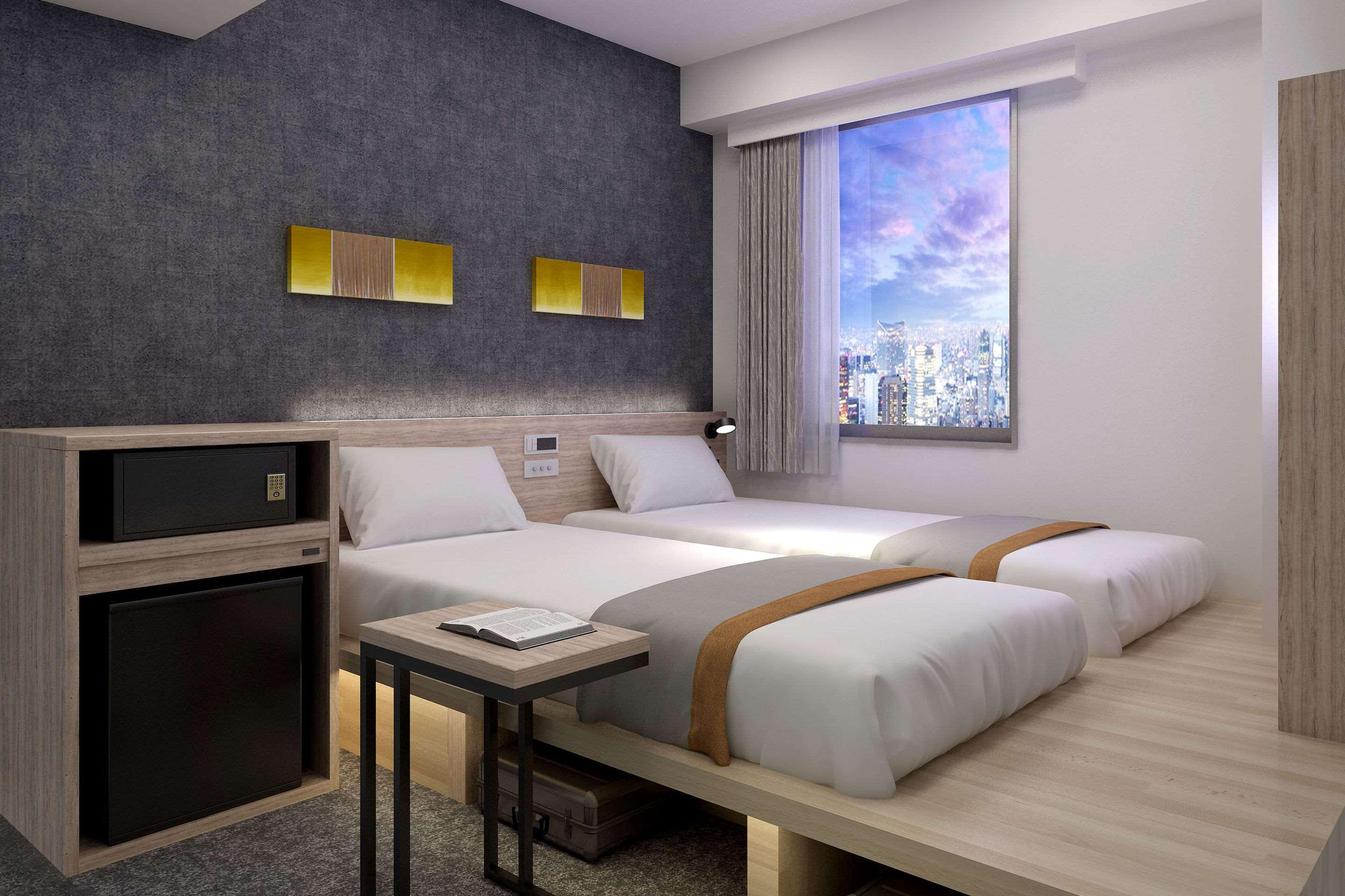 ROOM, TWIN BEDS