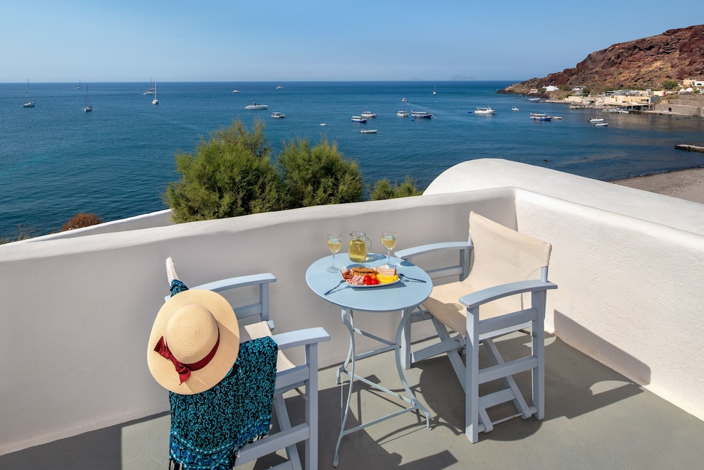 Akrotiri Hotel 19/50