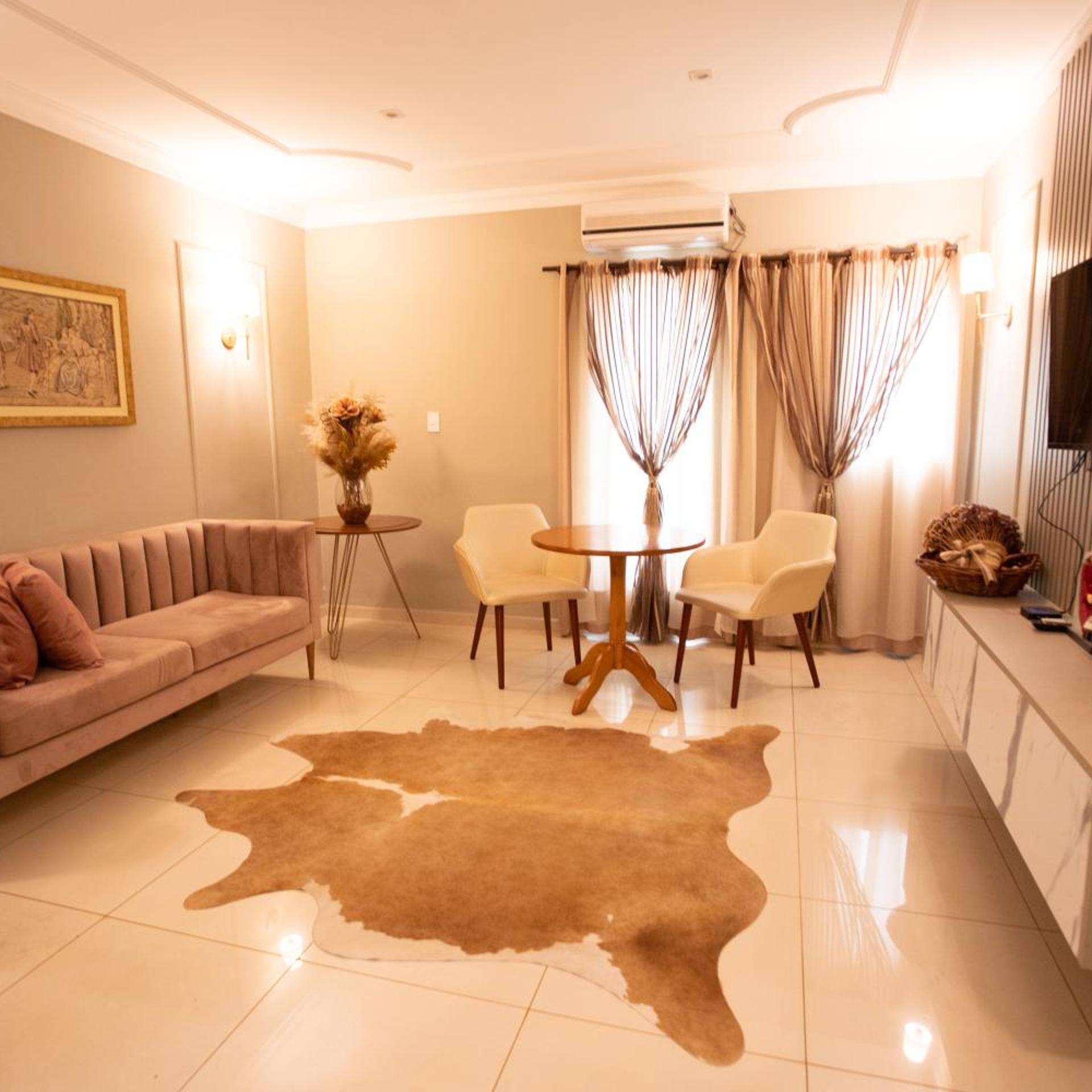 Ellus Hotel 28/50