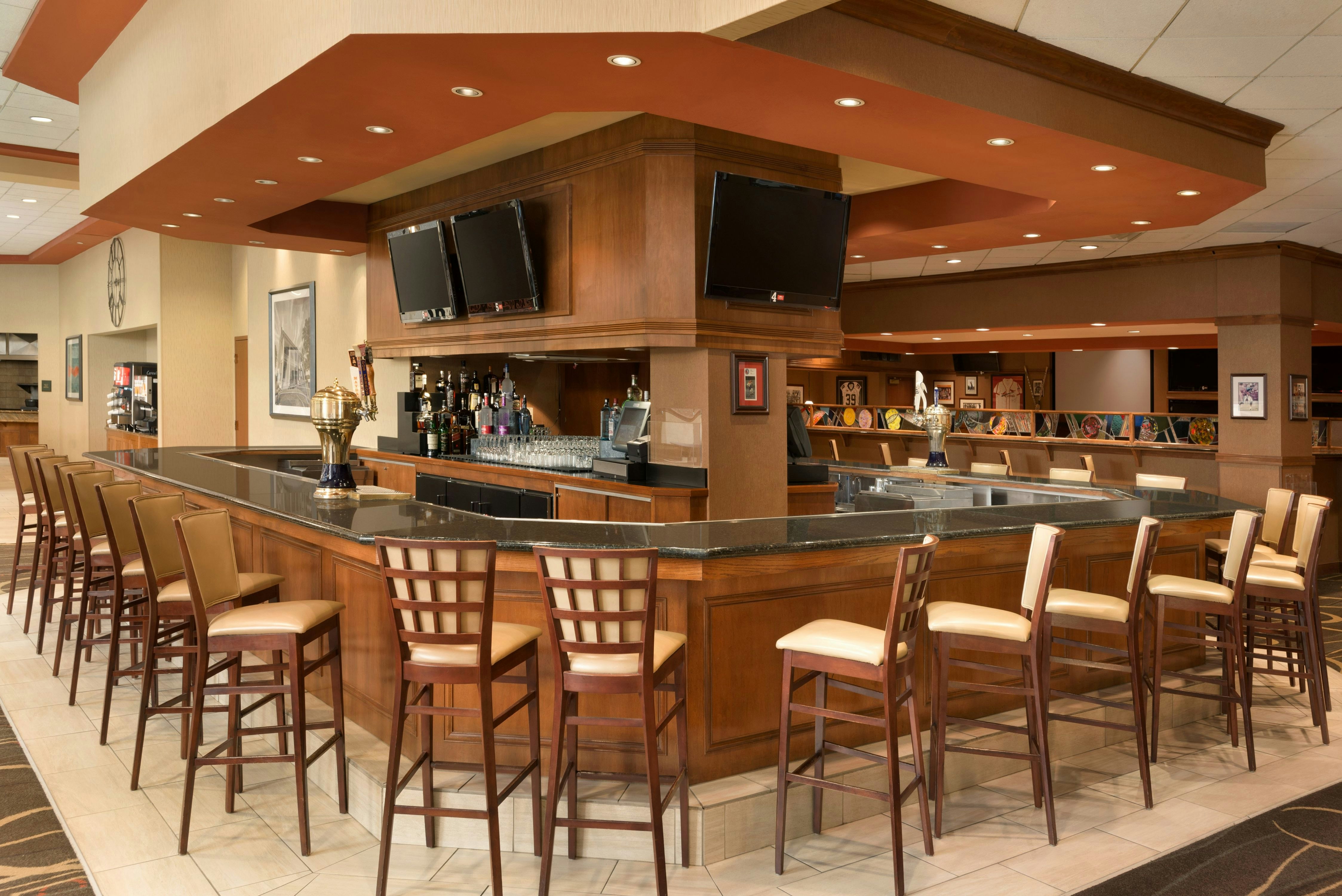 Embassy Suites by Hilton Franklin Cool Springs 43/75