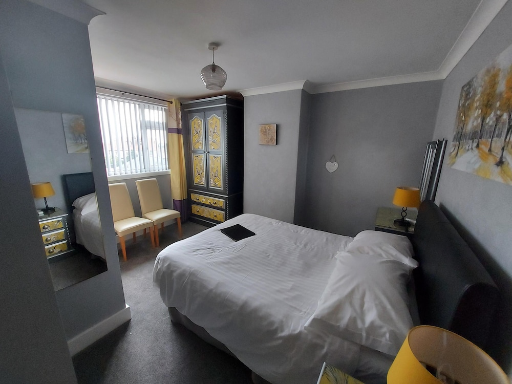 The Hilary Guest House 18/43