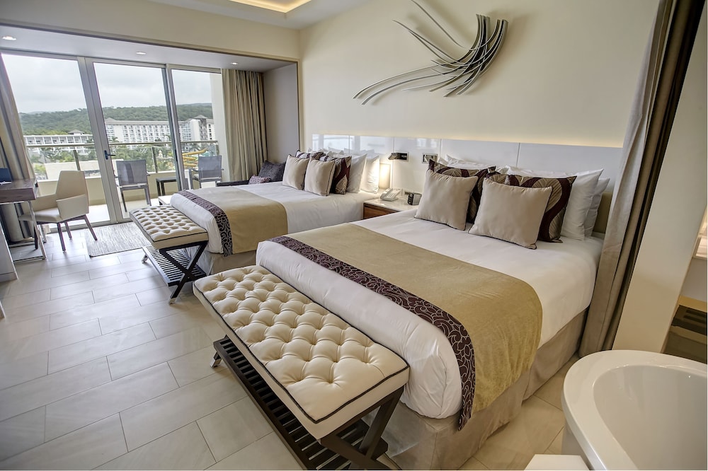 Royalton Blue Waters Montego Bay, An Autograph Collection All-Inclusive Resort 19/84