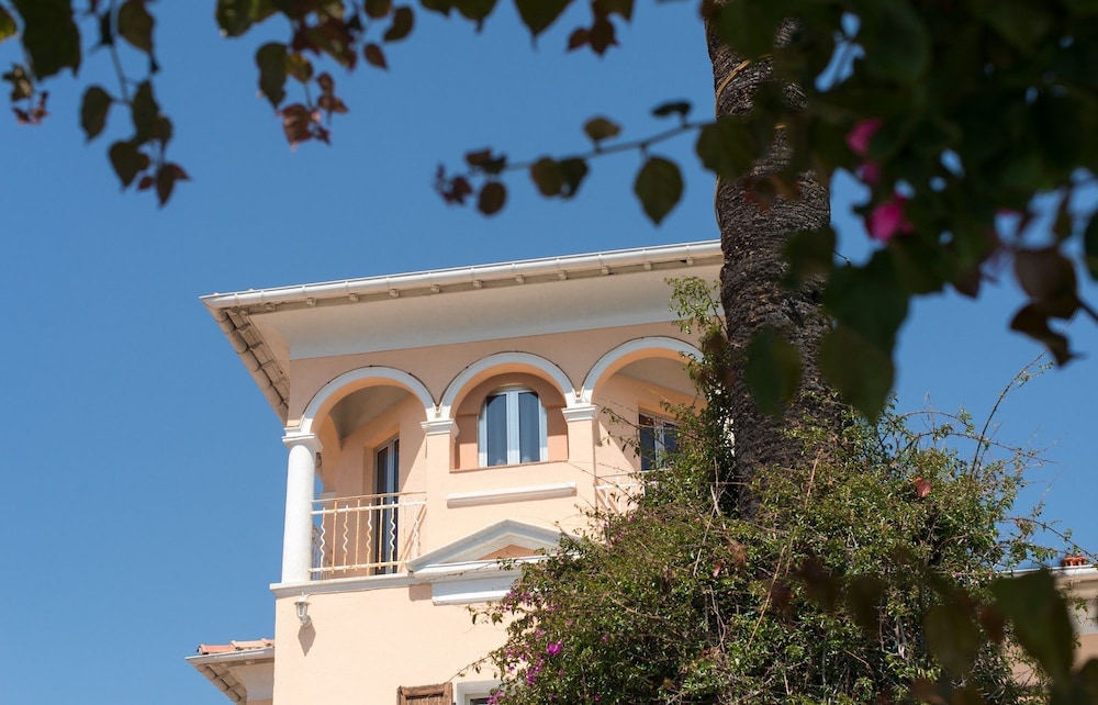 Hôtel Reine D'Azur 5/50