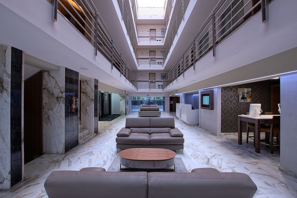 Econo Express Hotel 18/37