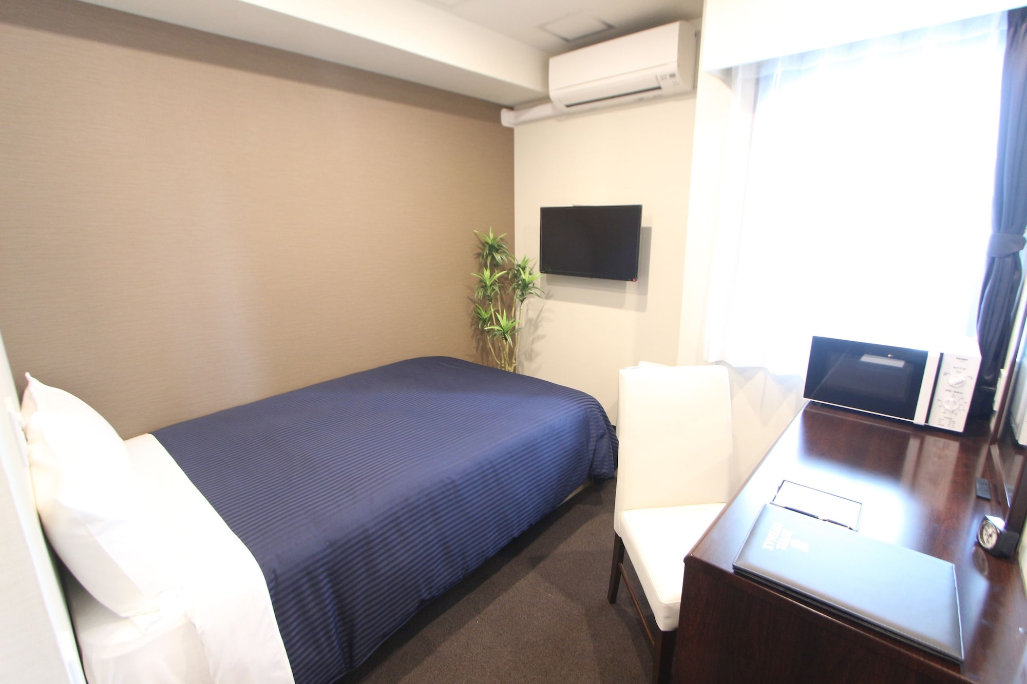 ROOM, SINGLE, PET FRIENDLY, SMOKING
