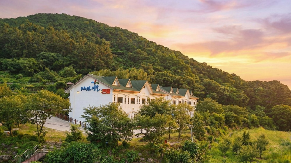 Tongyeong Makai O Pension 47/50