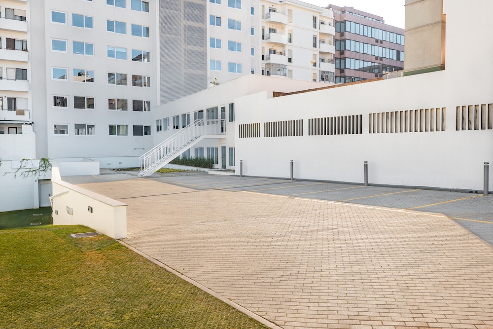 YOTEL Porto, Select by Hilton 43/48